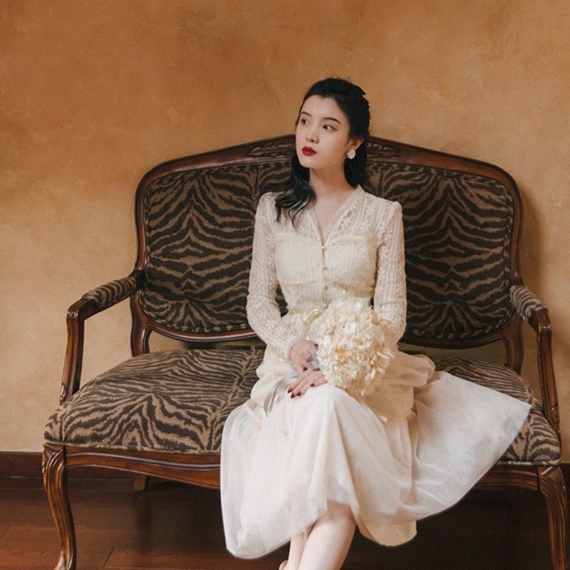 Set áo tay dài phối ren và chân váy phong cách Pháp thời trang thanh lịch cho nữ | BigBuy360 - bigbuy360.vn