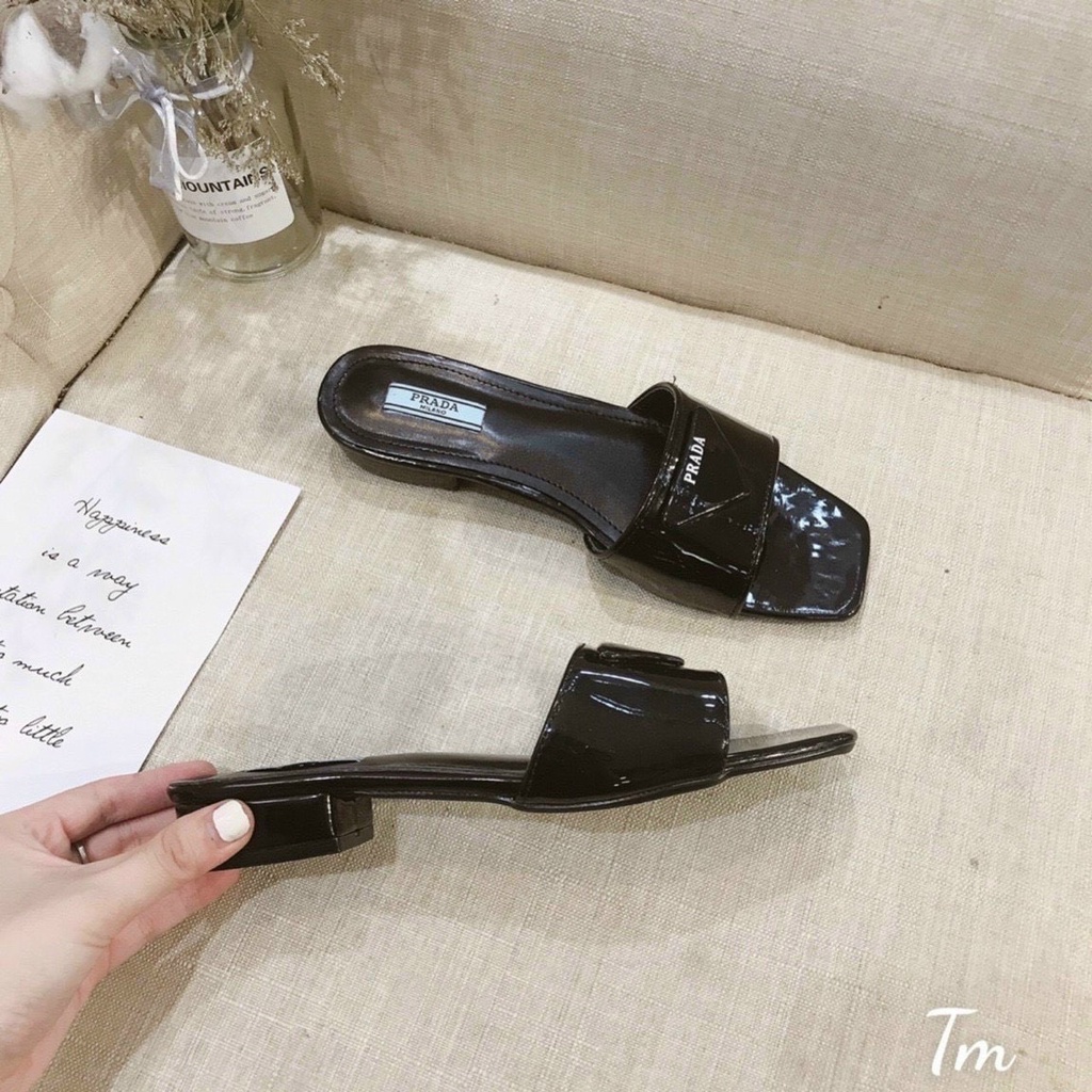 Guốc da bóng quai ngang khuy tam giác gót thấp - 2P