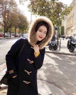 Áo dạ khuy sừng