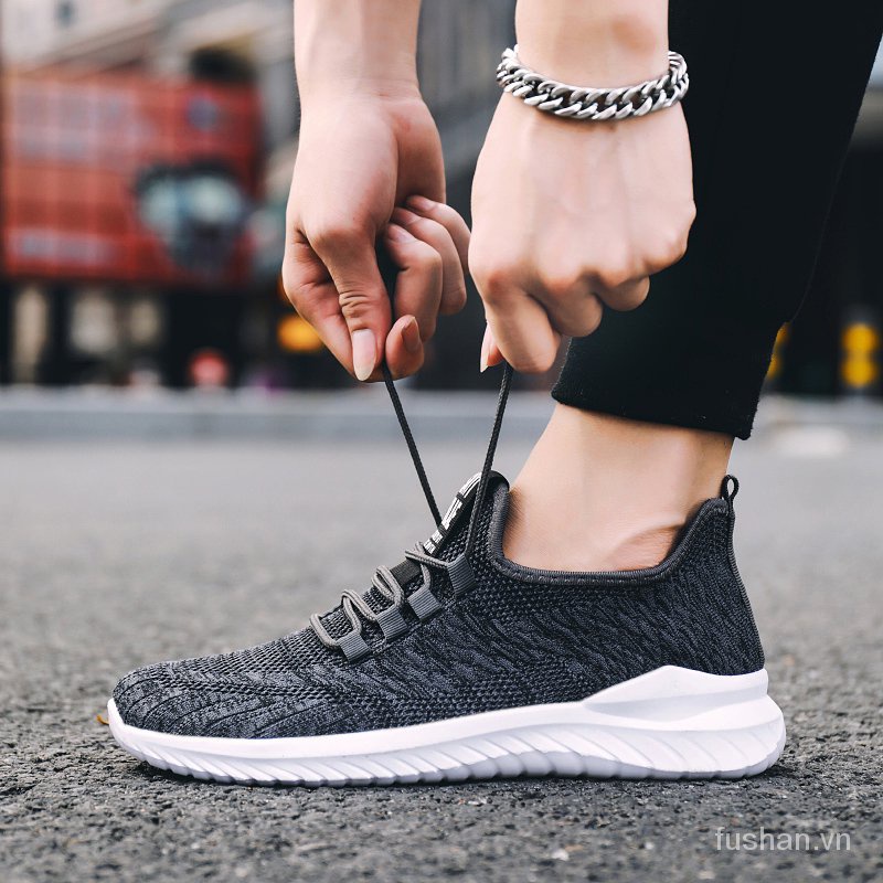 Ready Stock Size 39-44 2021 Men Sneakers Fashion Kasut Wanita Breathable Ultra Light Non-slip Casual Sports Running Shoes