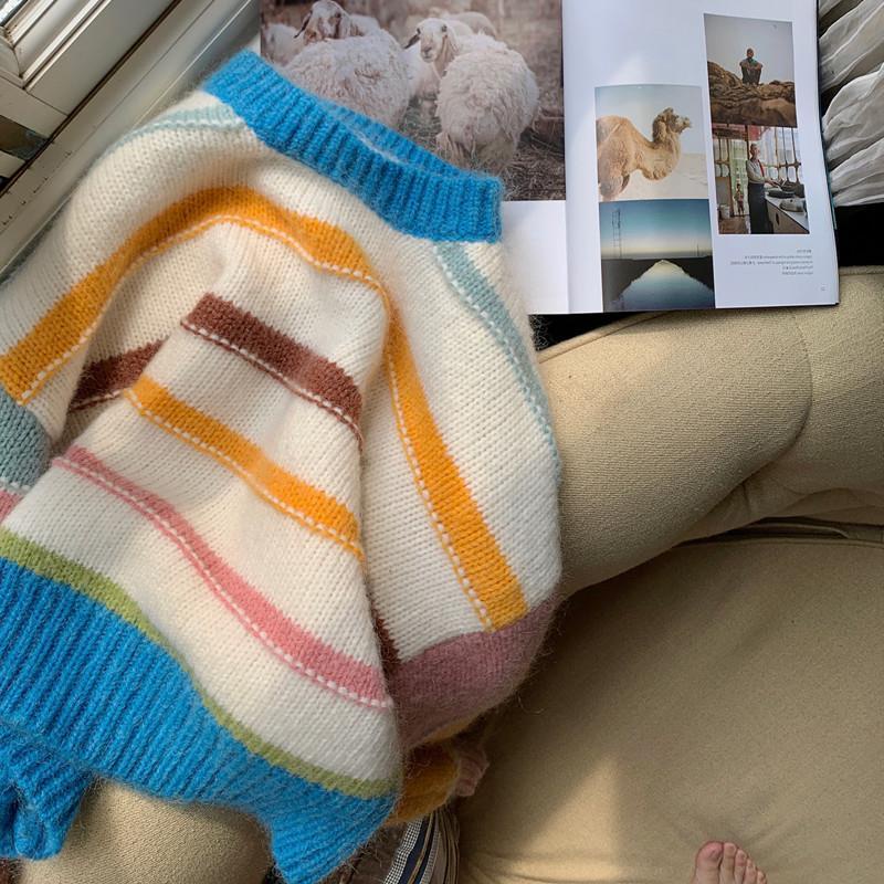 Loose short sweater women's design sense niche striped sweater 2021 early autumn new outer top