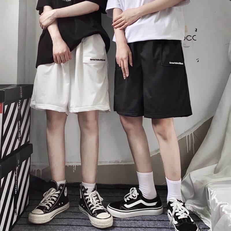 Quần Sooc Nam Nữ Mặc Nhà, Quần Đùi Unisex Ống Rộng Màu Đen , Trắng Thêu Chữ Có Túi