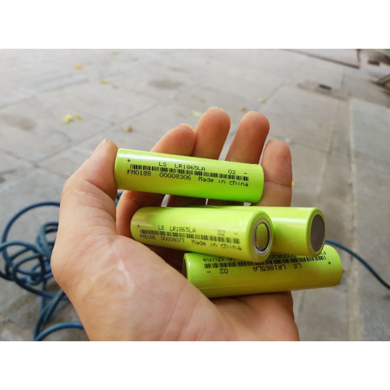 Cell pin 18650 lishen xanh 2000mah xả 20A cam kết đủ dung lượng 2000mah và nội trở 13 15 (hàng mới)