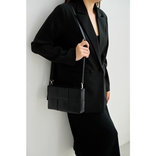 OLV - Túi Weave Shoulder Bag In Black