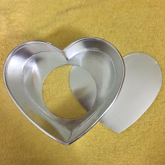 Khuôn tim đế rời 20cm