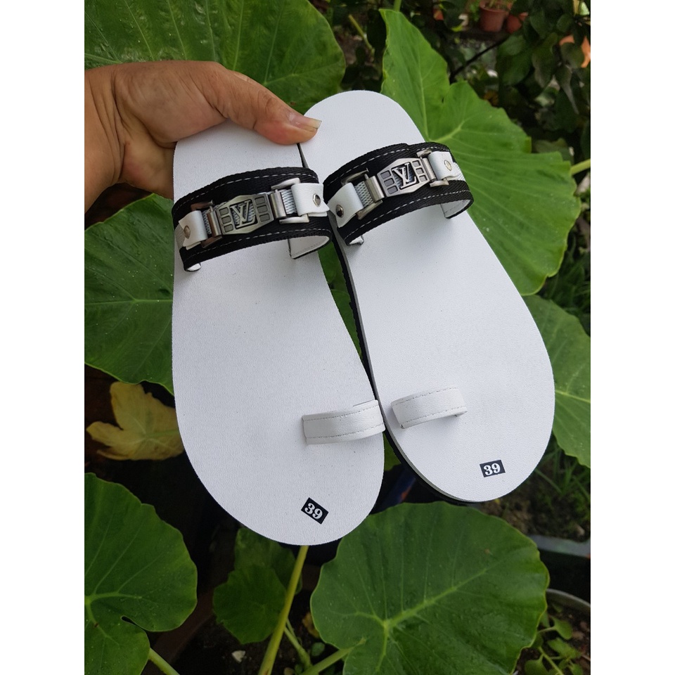 Dép sỏ ngón nam nữ  size từ 35 nữ đến 42 nam đủ màu đủ size ib để chọn thêm