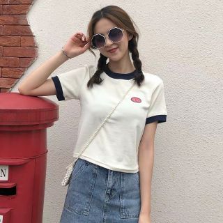 Áo phông cổ tròn