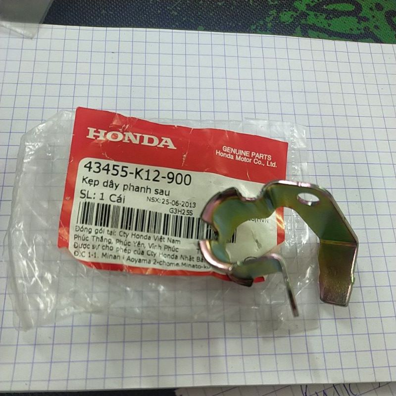 Bát kẹp dây thắng sau Honda Lead 125