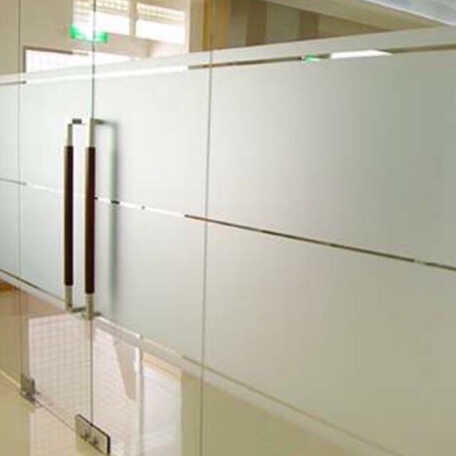 Cuộn giấy dán kính cát mờ khổ rộng 60cm x 45 mét hàng TAP Đài Loan