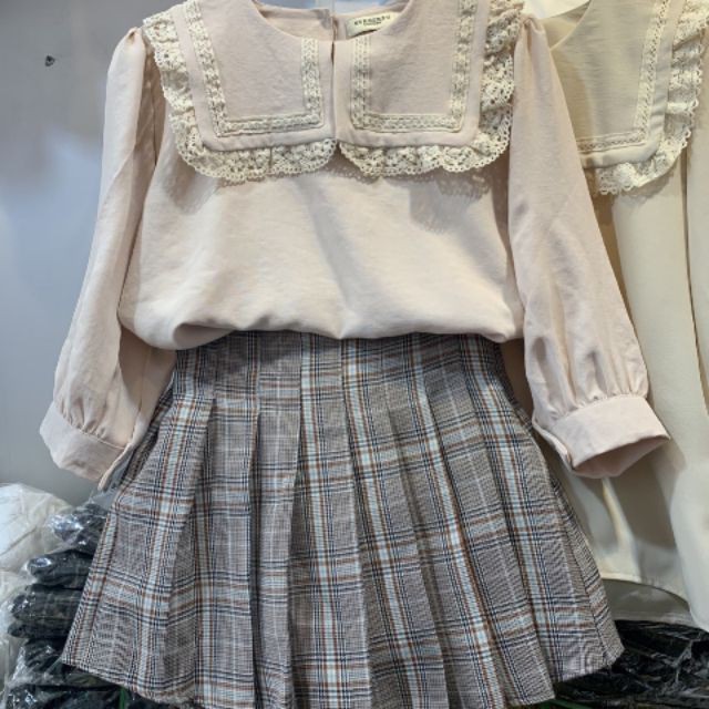 Áo sơ mi nữ kiểu cổ vuông tay lỡ