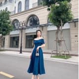 Váy trễ vai sóng xoăn