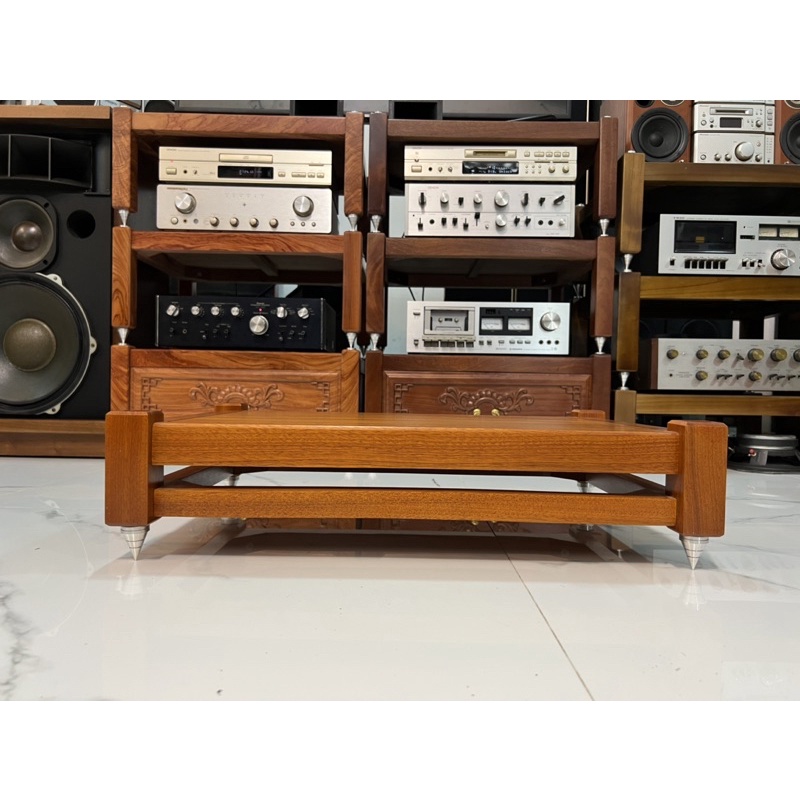 Kệ âm thanh gỗ lát chun Nam Phi gỗ thịt 100% tầng thấp