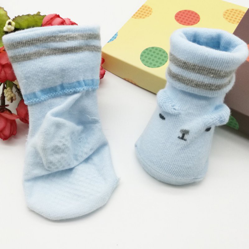 Ủng chân cổ cao mặt gấu dễ thương cho bé