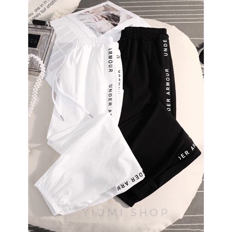 Quần jogger đũi xước viền chữ phối lưới bo gấu thời trang  cao cấp( HOT TREND)