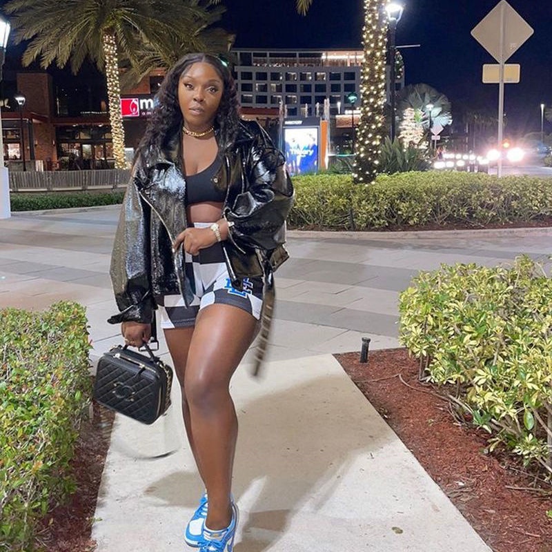 Quần Short Thể Thao Kẻ Sọc Trắng Đen Phối Màu Phong Cách Hip Hop Đường Phố Cho Nam Và Nữ