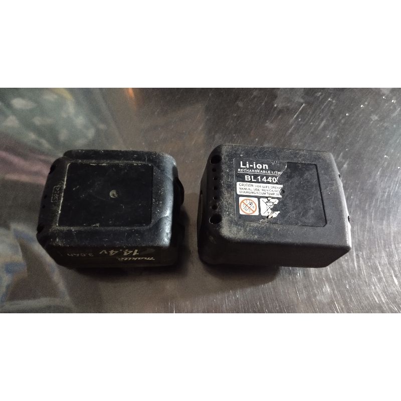 Vỏ pin makita hàng bãi cũ, hỏng còn nguyên lõi mạch. Nguyên khối!