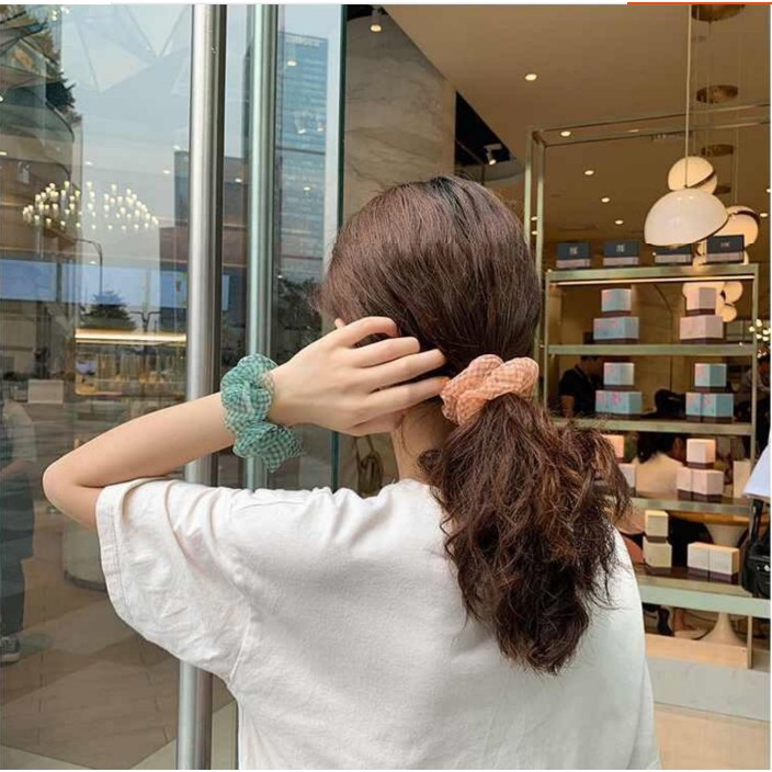 Dây buộc tóc Scrunchies kẻ ô lưới siêu xưn HOT TREND