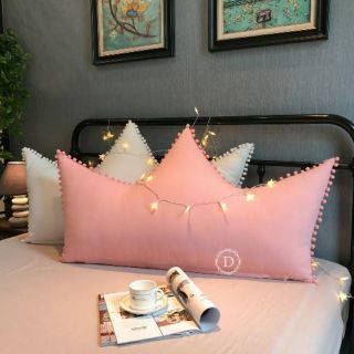 Gối vương miện theo yêu cầu