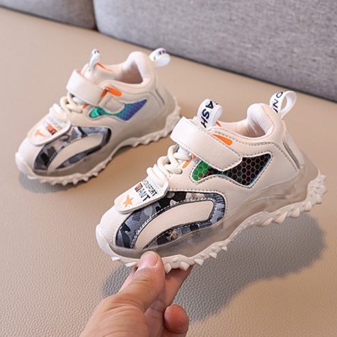 Giày thể thao đèn LED đế gai cho bé trai bé gái từ 1 tuổi đến 5 tuổi . Richkidsstore2021