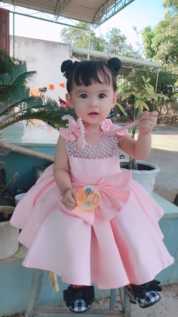 Váy công chúa màu hồng tôm nhạt