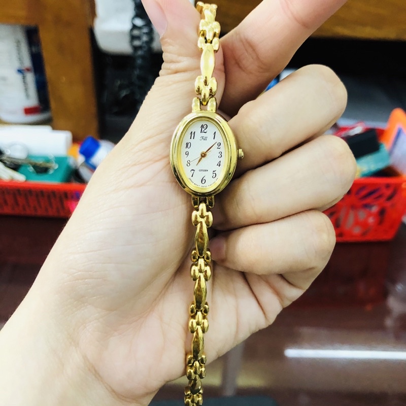 Đồng hồ nữ si nhật dáng lắc tay hiệu Citizen