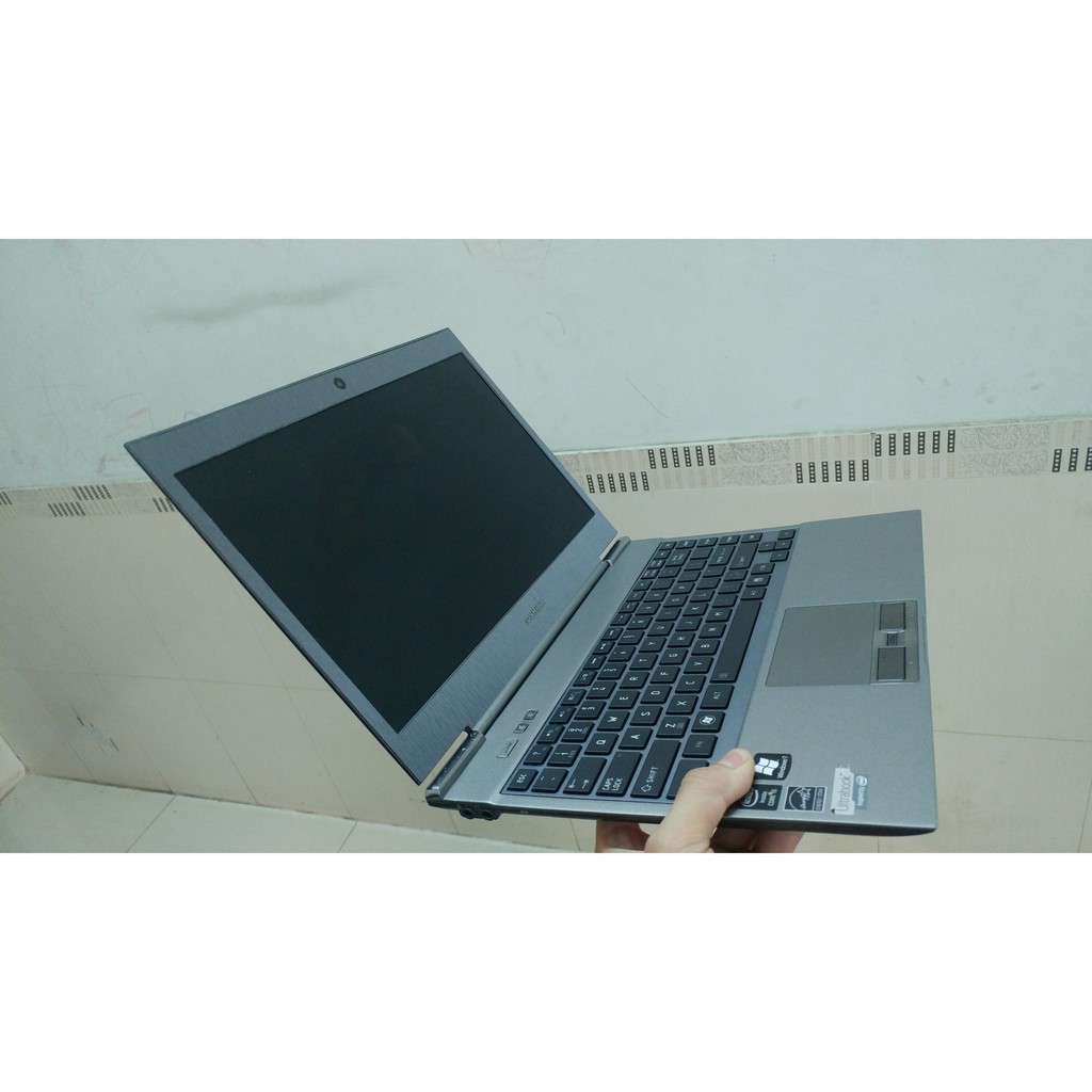 laptop cũ toshiba Z930 siêu mỏng siêu nhẹ 1.08 kg | WebRaoVat - webraovat.net.vn