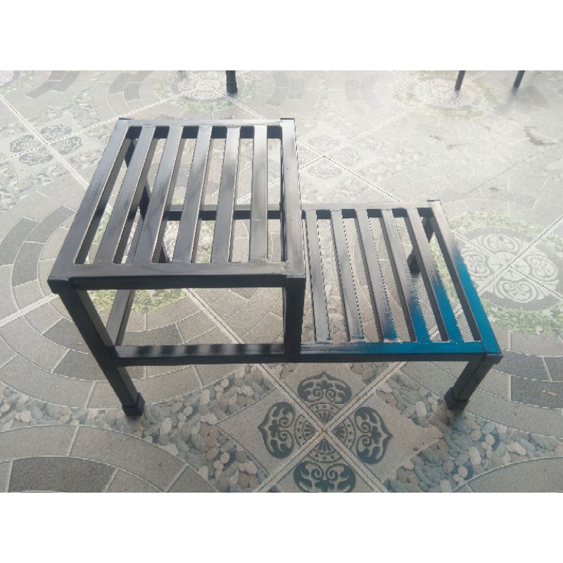 Bậc bước lên thềm cao. Đa đạng mẫu mã-kích thước.Mặt bậc sâu 25cm. Ngang 30-50cm. Mỗi bậc cao 15cm