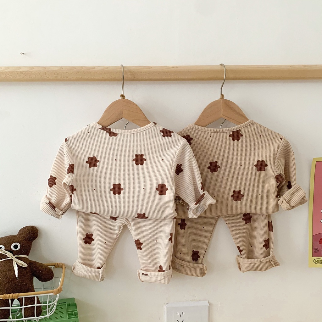 Bộ áo thun tay dài in hình gấu và quần dài thời trang xinh xắn cho bé