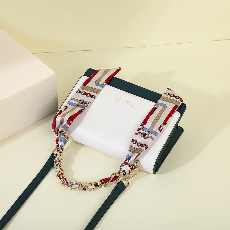 Túi đeo vai IELGY hình vuông nhỏ gọn phối dây đeo sợi xích thiết kế thời trang cho nữ