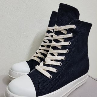 Giày sneaker ro cổ cao đế thơm vani