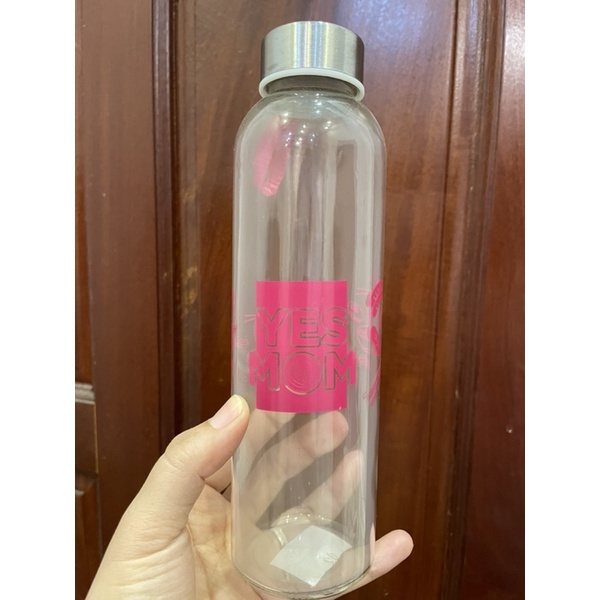 Bình thuỷ tinh  500ML nắp vặn kèm túi giữ nhiệt .