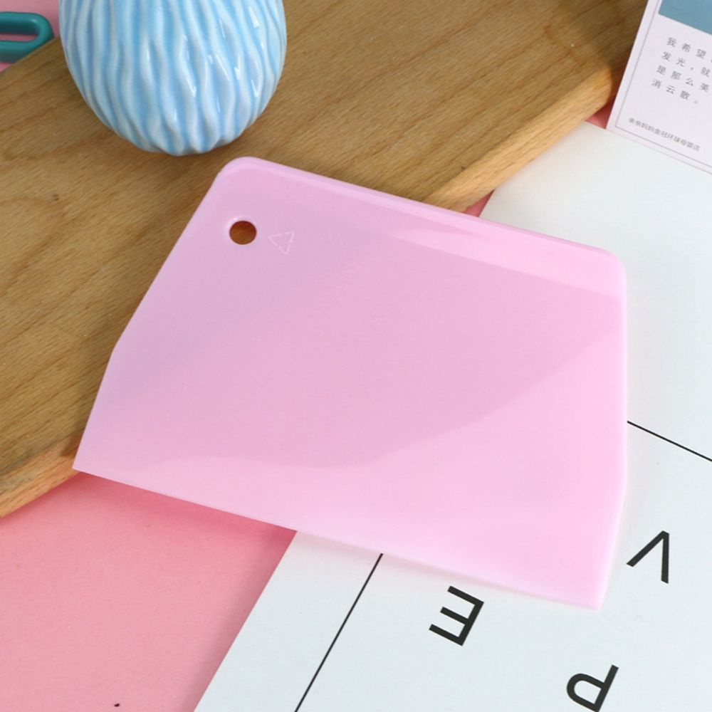 Dụng cụ cắt bánh bằng nhựa nhiều màu lựa chọn