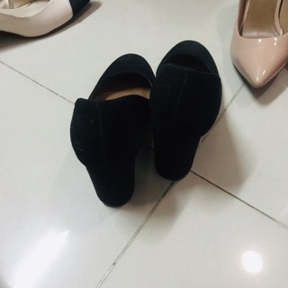 Giày cao gót Charles and Keith size 35