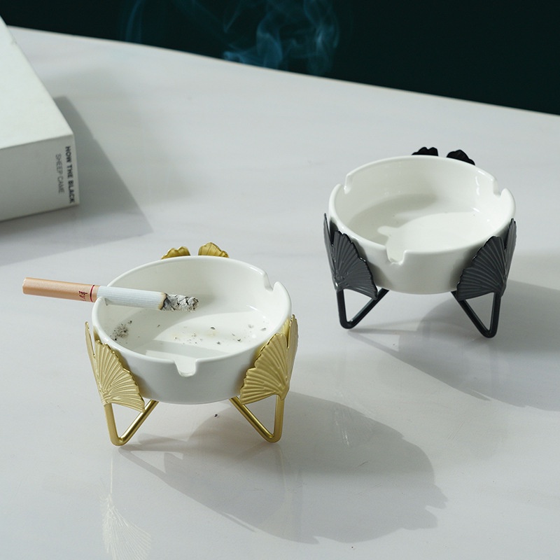 Trang trí gạt tàn hình lá cây, gạt tàn cách điệu