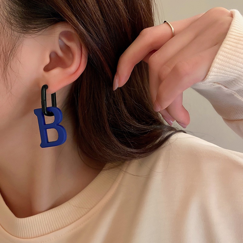 Bông Tai Chữ B Cỡ Lớn Phong Cách Nhật Hàn Cá Tính