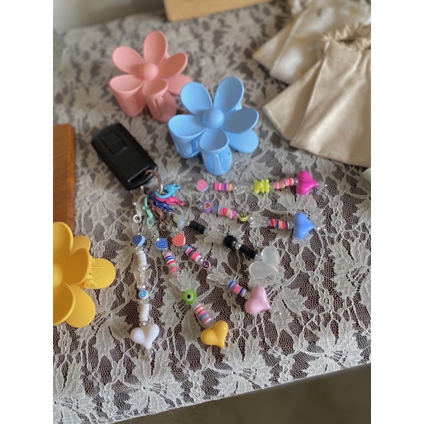 Móc khoá màu sắc tim đáng yêu Honniee