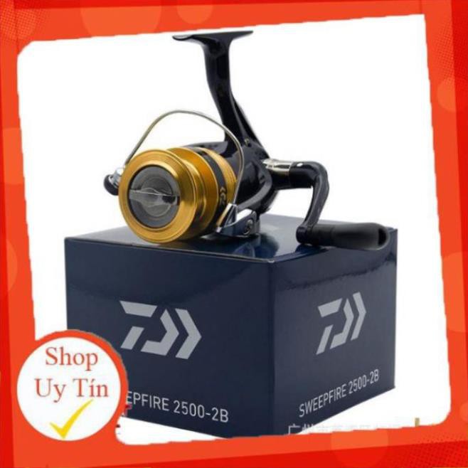 Máy Câu Cao Cấp DAIWA Sweepfire ( TẶNG CƯỚC 100M DAIWA 7 MÀU )  Máy Câu Cá Siêu Bền 2500 -4000