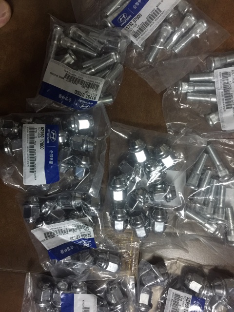 Bulong+ tắc kê ô tô đầu và chân ốc