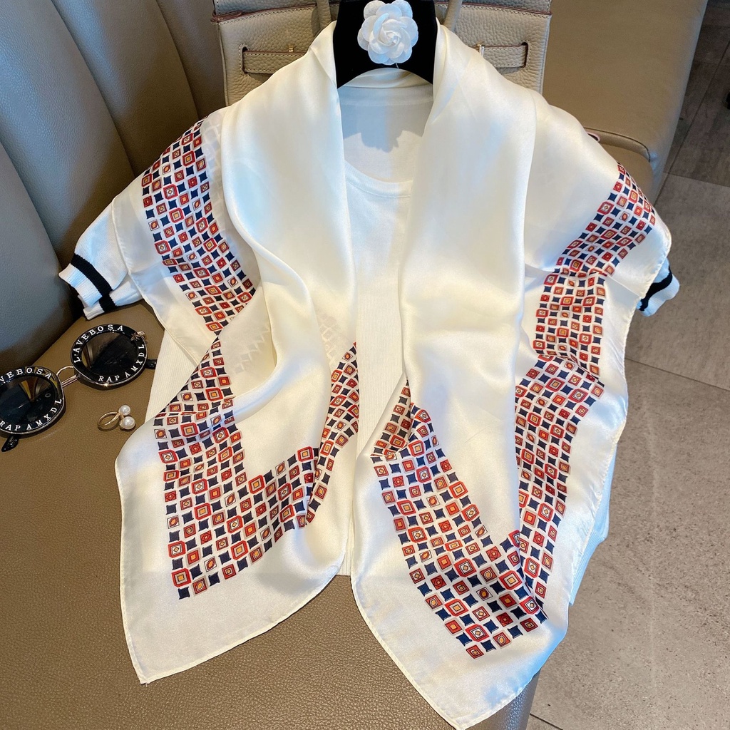 Khăn choàng cổ hình vuông thời trang cho nữ