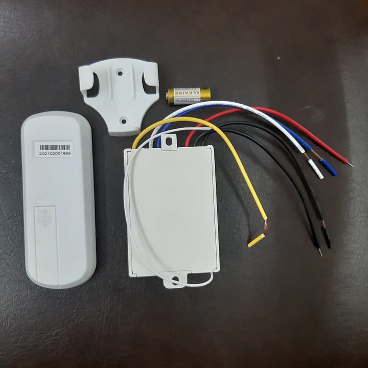 Công tắc điều khiển từ xa rf 3 cổng xuyên tường không dây