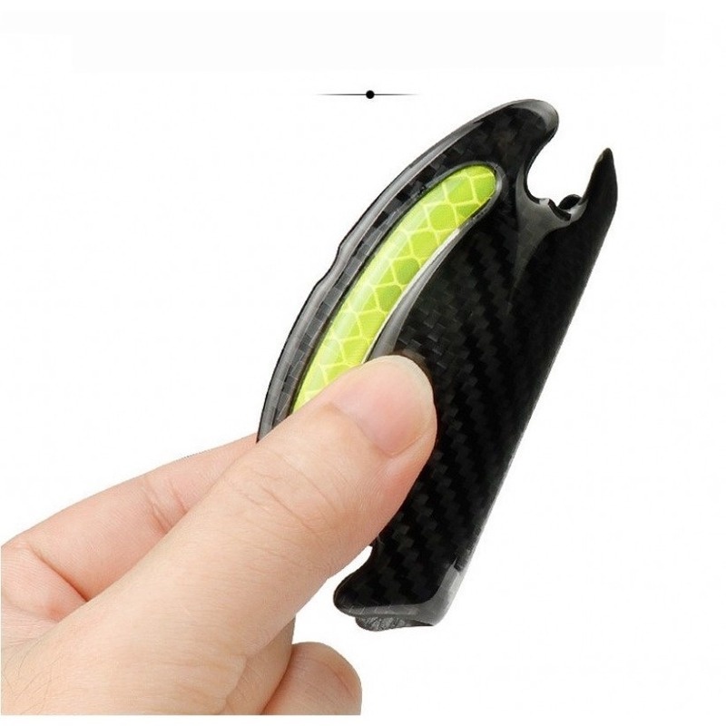 Set 8 Miếng Dán Họa Tiết Sợi Carbon 3D Phản Quang Dùng Trang Trí Tay Nắm Cửa Xe Hơi Chống Trầy Xước