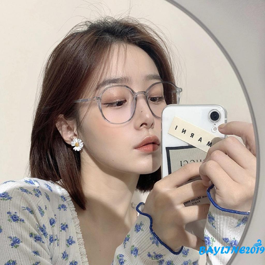 Kính cận gọng trong suốt thời trang nữ tính