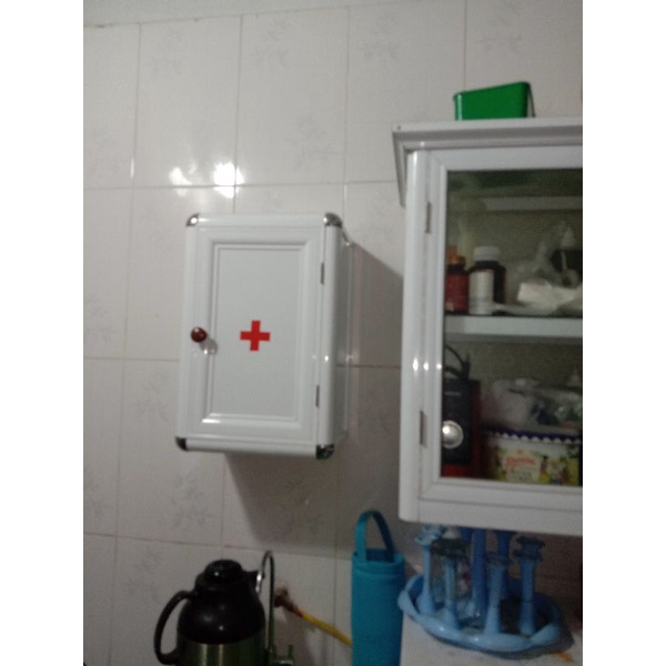Tủ thuốc y tế gia đình treo tường