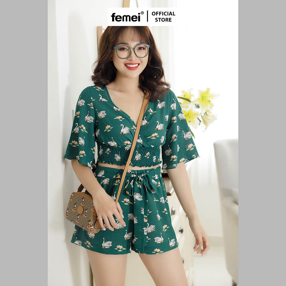 [Mã FAMALLT5 giảm 15% đơn 150k] FEMEI - Set đồ đi biển áo crop top quần ngắn MINT SET CROP002