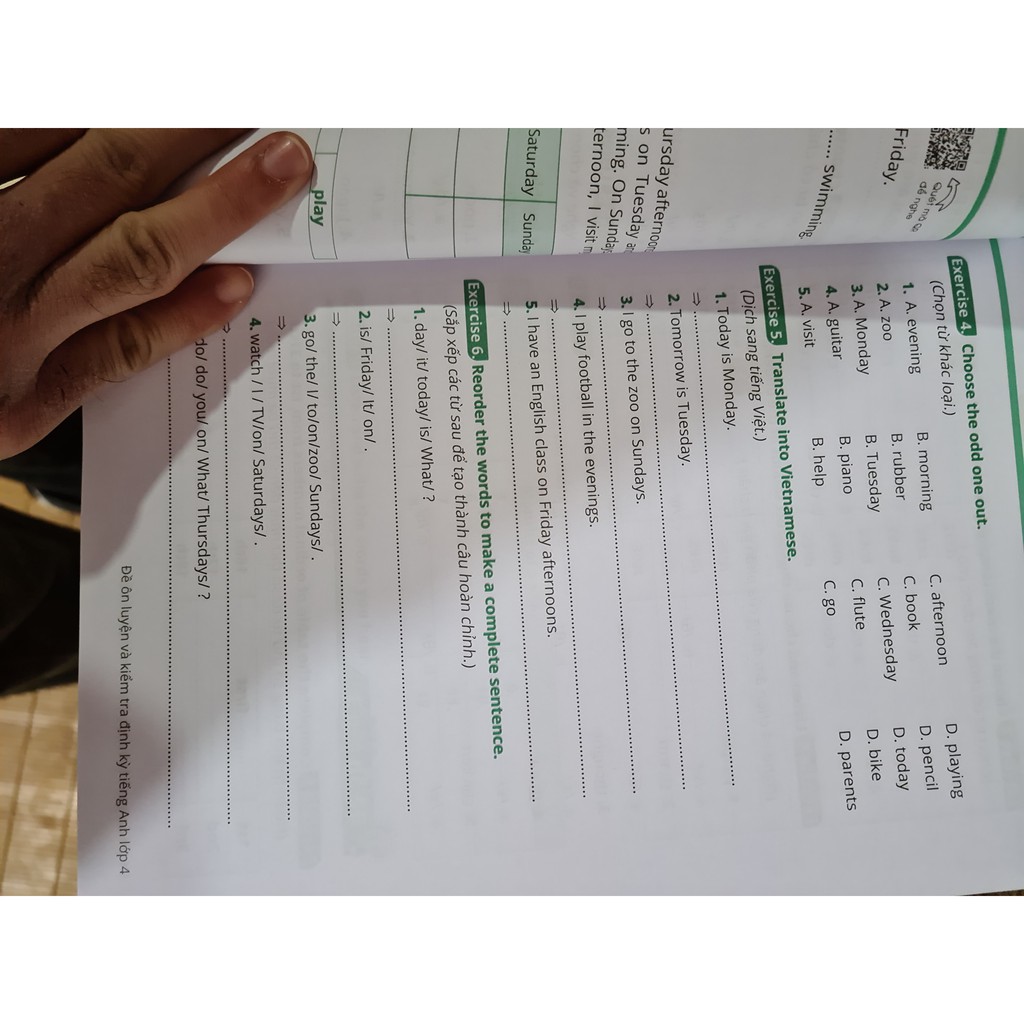 Sách - Đề ôn luyện và kiểm tra định kỳ tiếng anh lớp 4