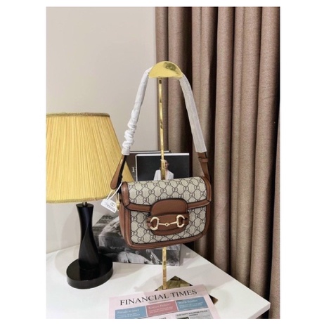 Túi hà hồ đeo chéo cao cấp lót nhung chuẩn xịn Vip kèm ảnh thật.Size 18-25.FULL BOX nguyên seal mã CODE