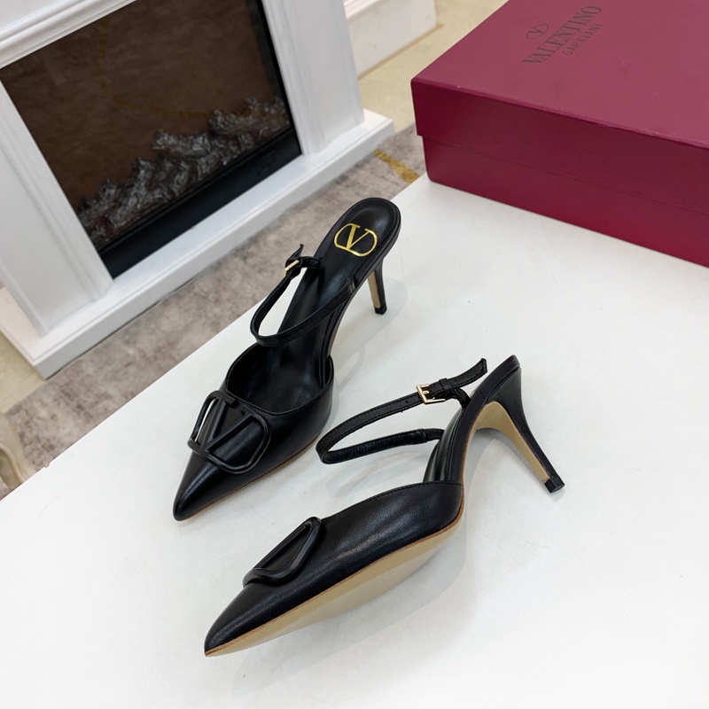 Valentino Giày Cao Gót 8Cm Mũi Nhọn Phối Khóa Vàng Chất Liệu Da Thời Trang Cho Nữ