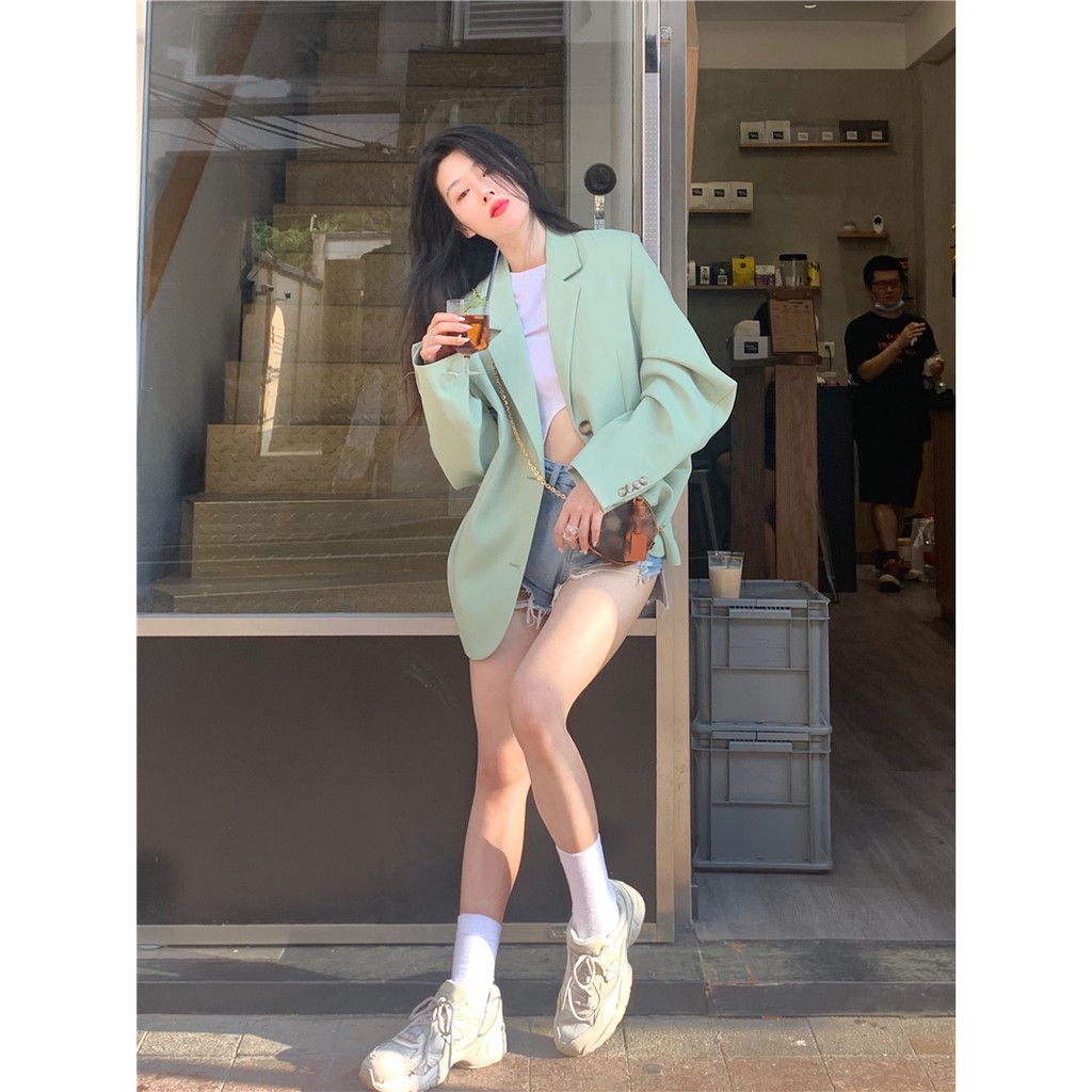 Áo khoác blazer dáng dài rộng màu xanh lá thời trang sành điệu | BigBuy360 - bigbuy360.vn