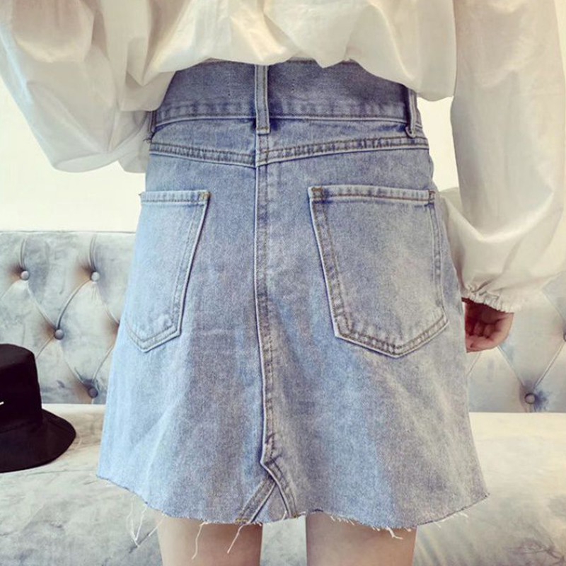 Chân váy denim dáng chữ A thêu hoa cúc kiểu Hàn Quốc | BigBuy360 - bigbuy360.vn