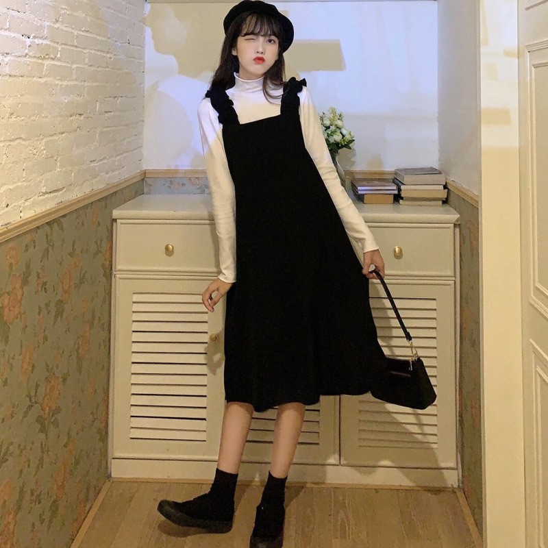 Set Yếm Nhung Và Áo Thun Body 🌺 Váy nhung nữ dáng suông kèm áo thun cổ lọ body style Korea SIÊU HOT 🌺 | BigBuy360 - bigbuy360.vn